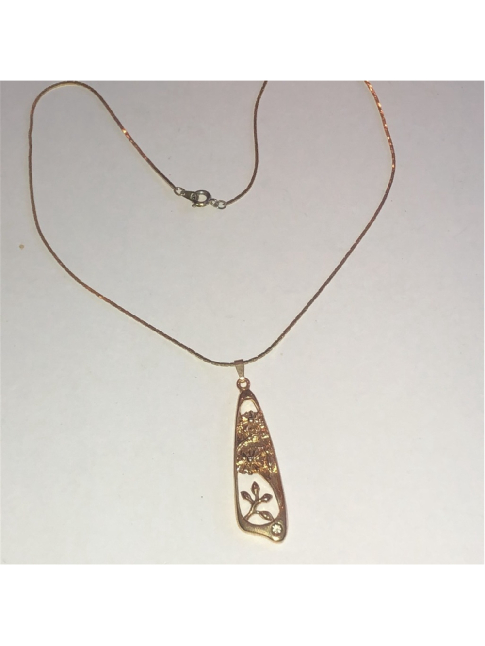 Angel Brand Signed Vintage Gold Tone Floral Pendant Necklace - Picture 3 of 8